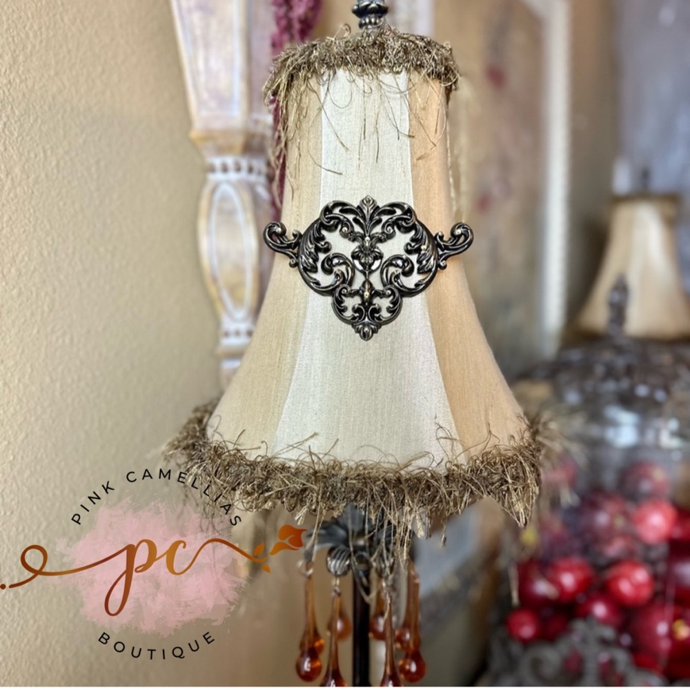 Acanthus Leaf Magnetic Lampshade Enhancer